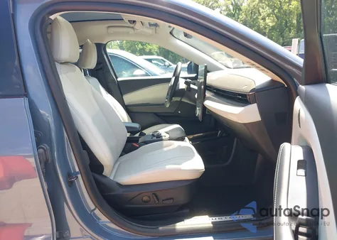 2023 Ford Mustang Mach-E Premium из США, поврежденный, VIN 3FMTK3S53PMB00646